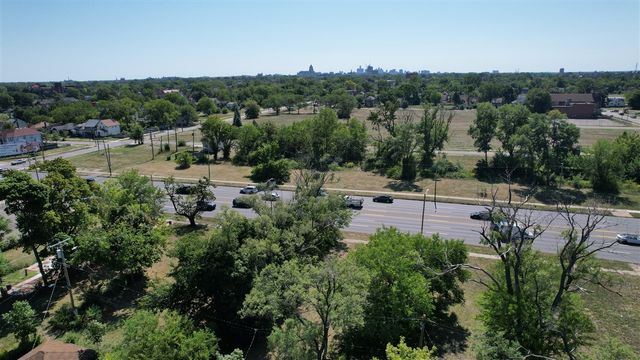 1986 W Davison Street, Detroit, MI 48238