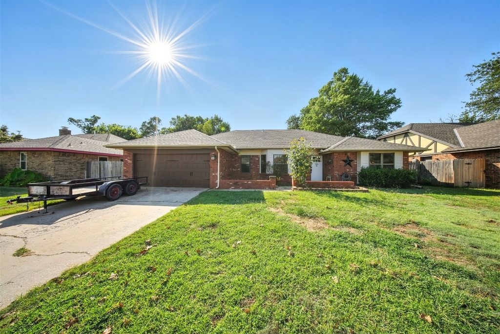 2105 Bonnycastle Lane, Yukon, OK 73099