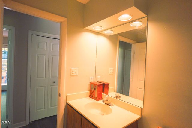 5926 Suncreek Court, Raleigh, NC 27606