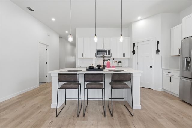 1805 San Antonio Street, Grand Prairie, TX 75051