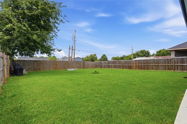 1805 San Antonio Street, Grand Prairie, TX 75051