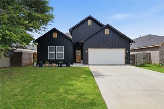 1805 San Antonio Street, Grand Prairie, TX 75051