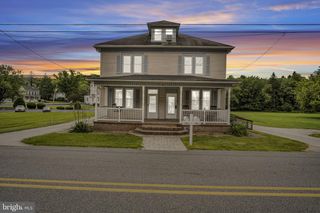426 SPRINGVALE RD, Red Lion, PA 17356