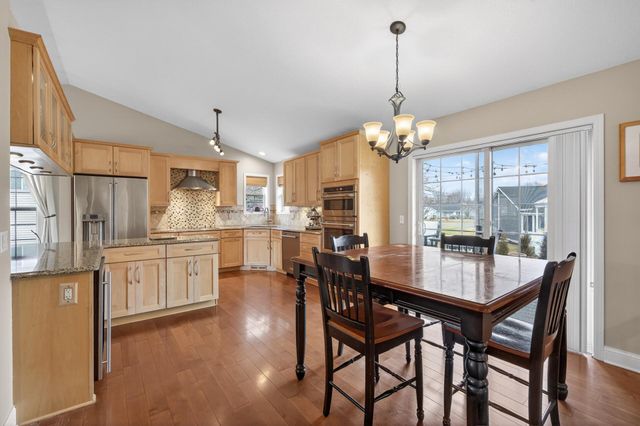 392 Pendryn Hill Curve, Woodbury, MN 55125