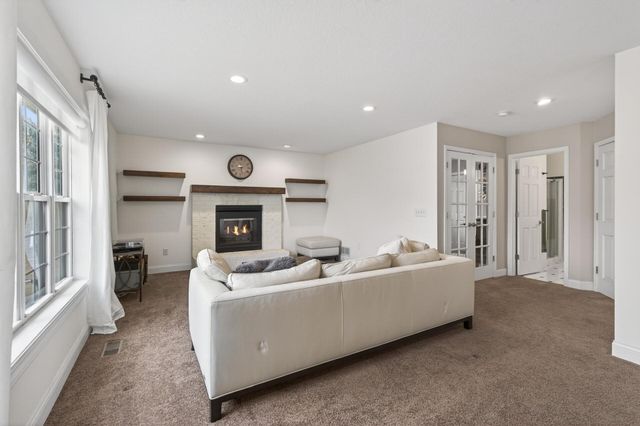 392 Pendryn Hill Curve, Woodbury, MN 55125