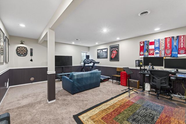 392 Pendryn Hill Curve, Woodbury, MN 55125