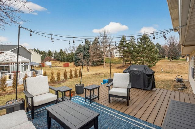 392 Pendryn Hill Curve, Woodbury, MN 55125