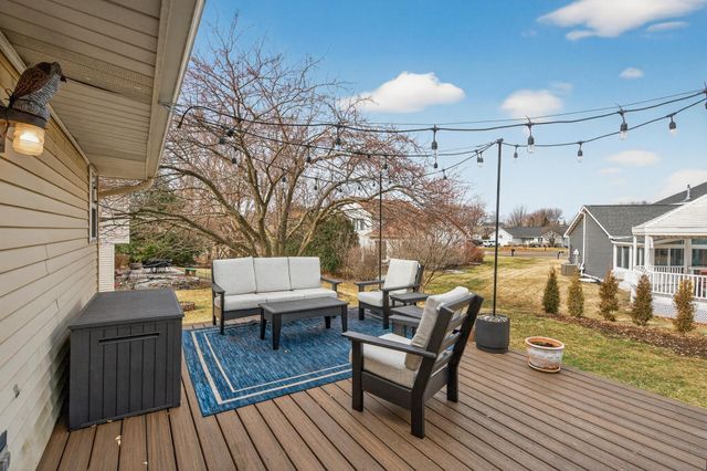 392 Pendryn Hill Curve, Woodbury, MN 55125