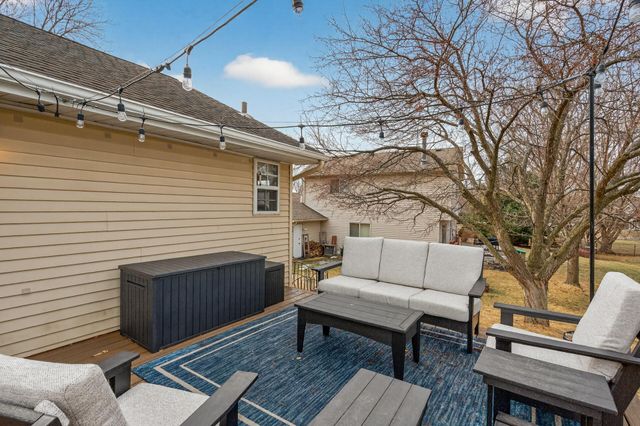 392 Pendryn Hill Curve, Woodbury, MN 55125