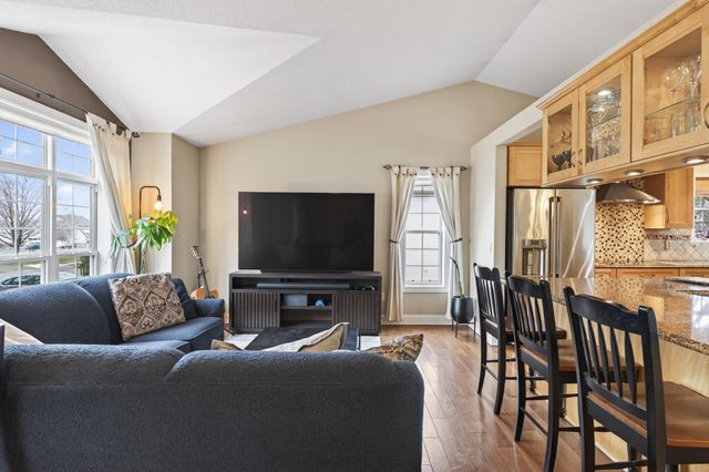 392 Pendryn Hill Curve, Woodbury, MN 55125