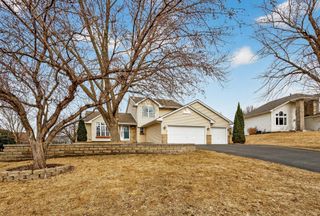 392 Pendryn Hill Curve, Woodbury, MN 55125