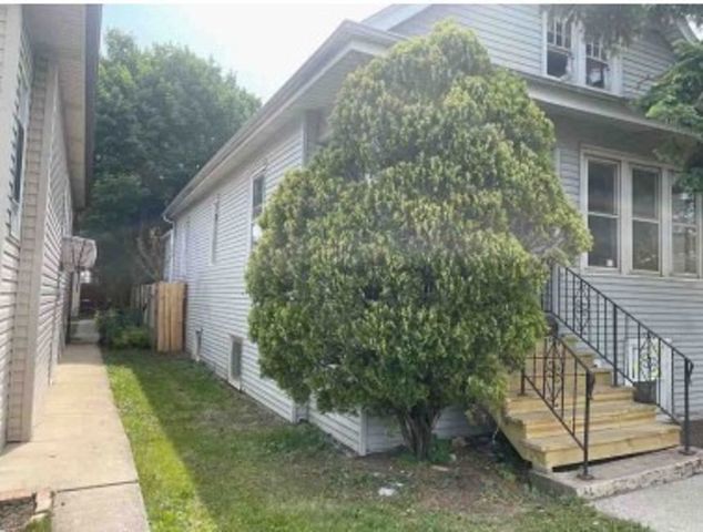 5417 S Sacramento Avenue, Chicago, IL 60632
