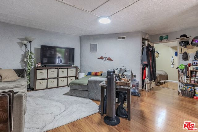 2251 Moss Avenue, Los Angeles, CA 90065