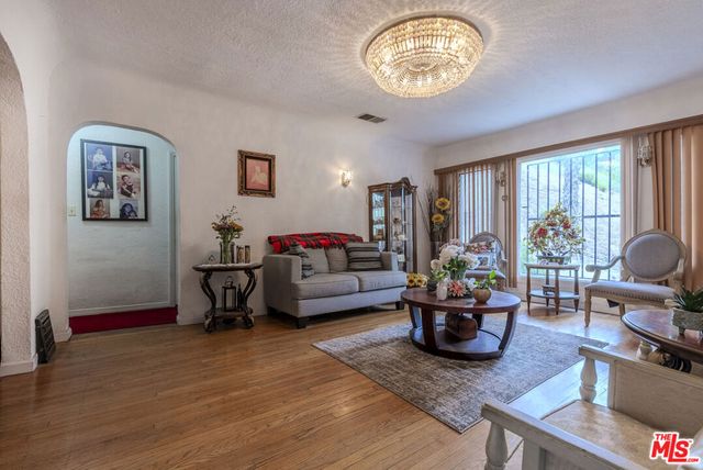 2251 Moss Avenue, Los Angeles, CA 90065