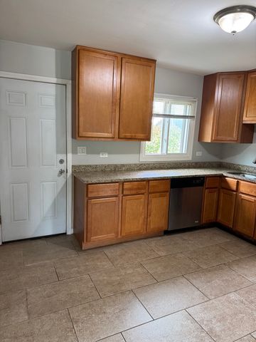 10 W Thacker Street, Hoffman Estates, IL 60169