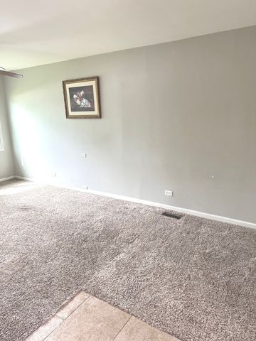 10 W Thacker Street, Hoffman Estates, IL 60169