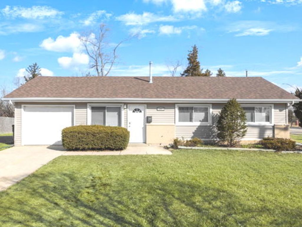 10 W Thacker Street, Hoffman Estates, IL 60169