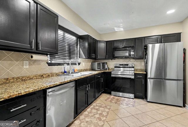 9421 Forest Knoll Drive, Jonesboro, GA 30238