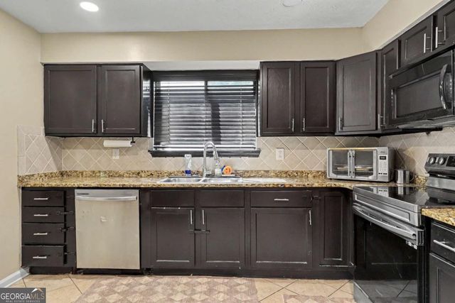9421 Forest Knoll Drive, Jonesboro, GA 30238