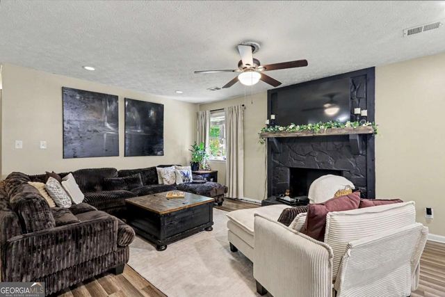 9421 Forest Knoll Drive, Jonesboro, GA 30238