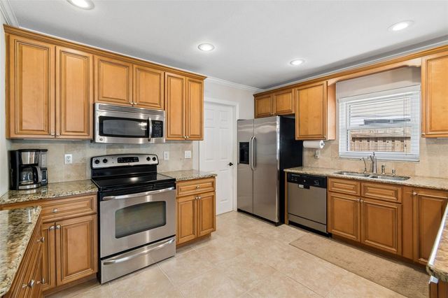 1005 HIGHGROVE COURT, Valrico, FL 33596