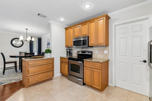 1005 HIGHGROVE COURT, Valrico, FL 33596