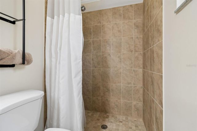 1005 HIGHGROVE COURT, Valrico, FL 33596
