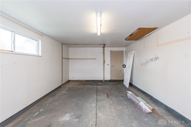 7866 Harshmanville Road, Dayton, OH 45424