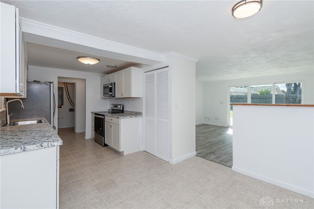 7866 Harshmanville Road, Dayton, OH 45424