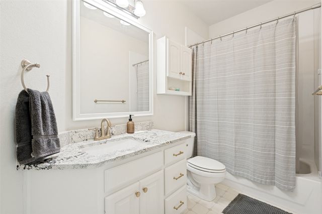 905 Brittany Drive, Lewisville, TX 75067