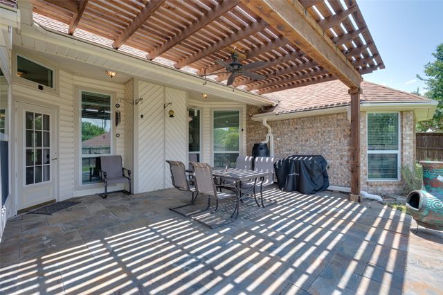 905 Brittany Drive, Lewisville, TX 75067