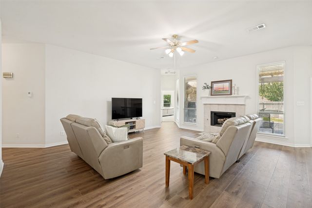 905 Brittany Drive, Lewisville, TX 75067