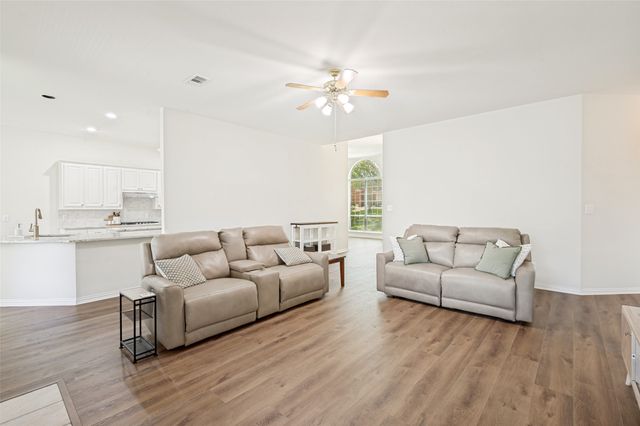 905 Brittany Drive, Lewisville, TX 75067