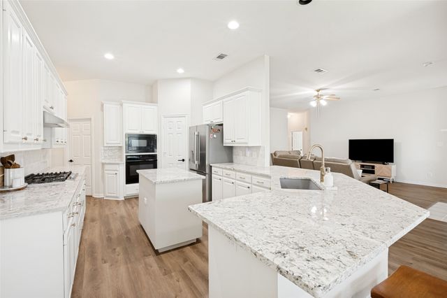 905 Brittany Drive, Lewisville, TX 75067