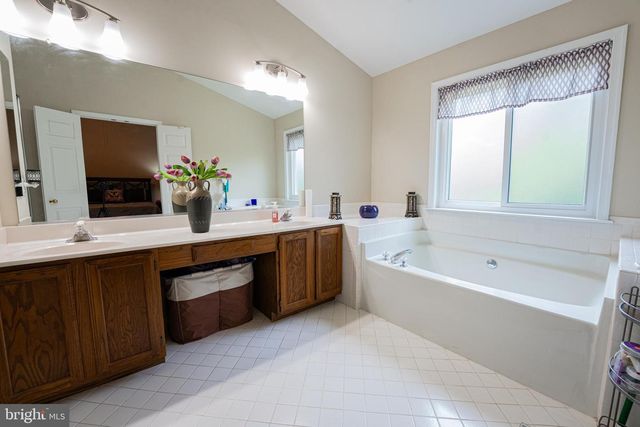 20933 SANDSTONE SQ, Sterling, VA 20165