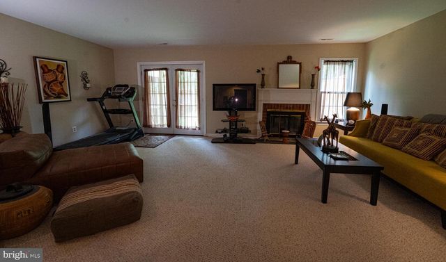 20933 SANDSTONE SQ, Sterling, VA 20165