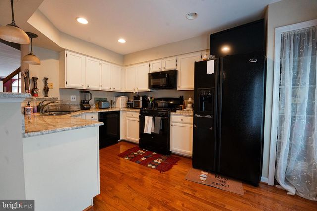 20933 SANDSTONE SQ, Sterling, VA 20165