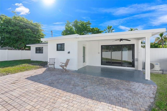 455 SW 14th Ct, Pompano Beach, FL 33060