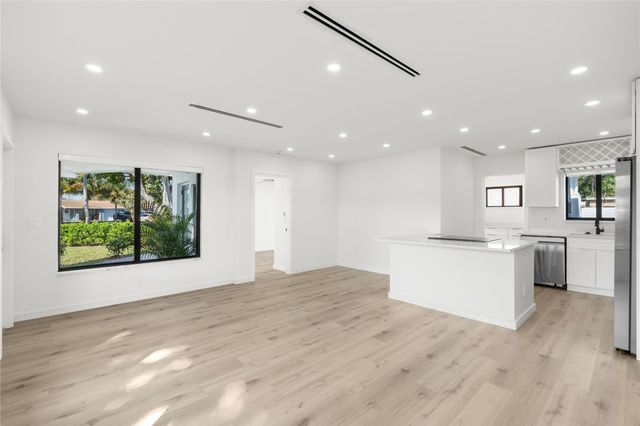 455 SW 14th Ct, Pompano Beach, FL 33060