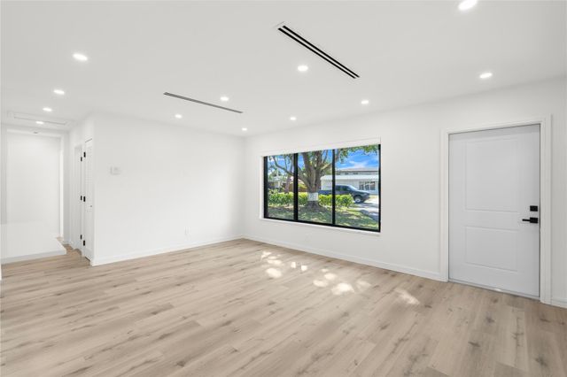 455 SW 14th Ct, Pompano Beach, FL 33060