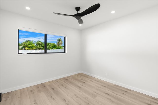 455 SW 14th Ct, Pompano Beach, FL 33060