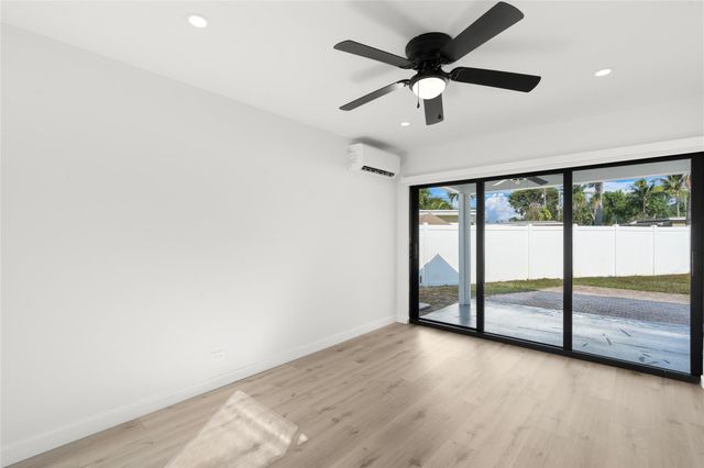 455 SW 14th Ct, Pompano Beach, FL 33060