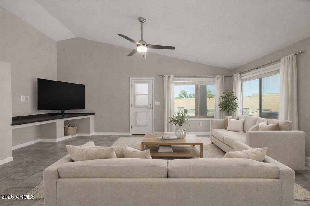 Image 13 of property listing at 20016 N 65th Drive, Glendale, AZ 85308