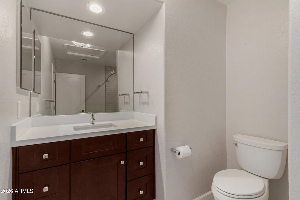 Image 29 of property listing at 20016 N 65th Drive, Glendale, AZ 85308