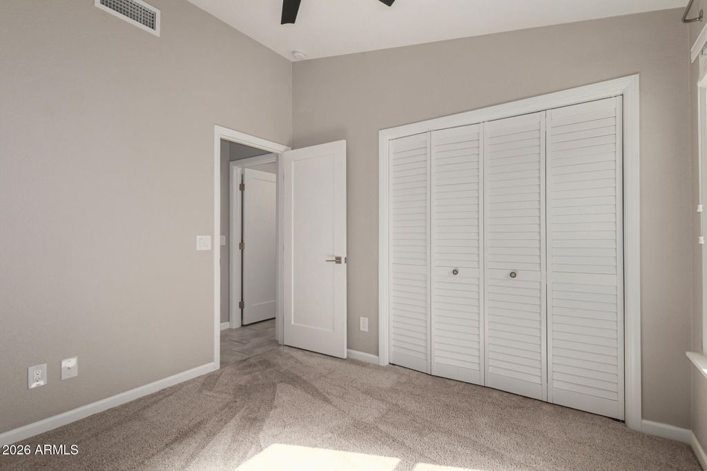 Image 32 of property listing at 20016 N 65th Drive, Glendale, AZ 85308