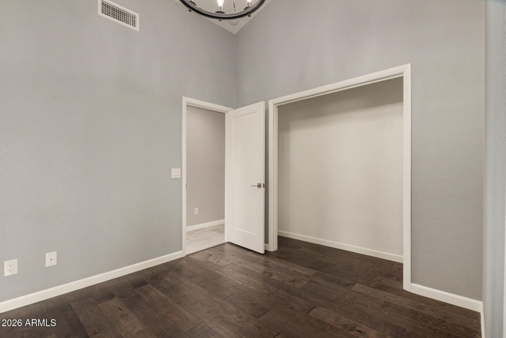 Image 33 of property listing at 20016 N 65th Drive, Glendale, AZ 85308