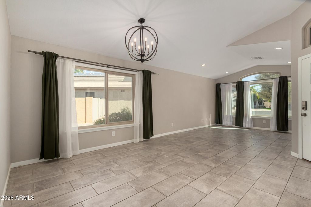 Image 5 of property listing at 20016 N 65th Drive, Glendale, AZ 85308