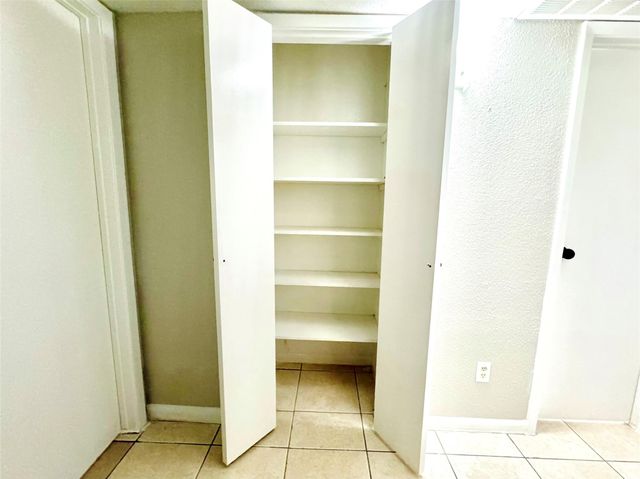 9090 S Braeswood Boulevard 47, Houston, TX 77074