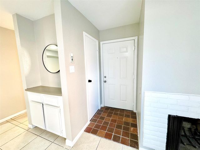 9090 S Braeswood Boulevard 47, Houston, TX 77074