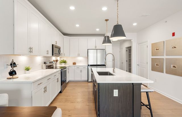 30 Coppersmith Way 502, Canton, MA 02021